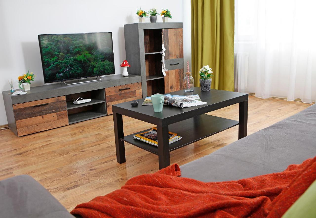 Central Apartment Very Close To Old City Bucharest Luaran gambar