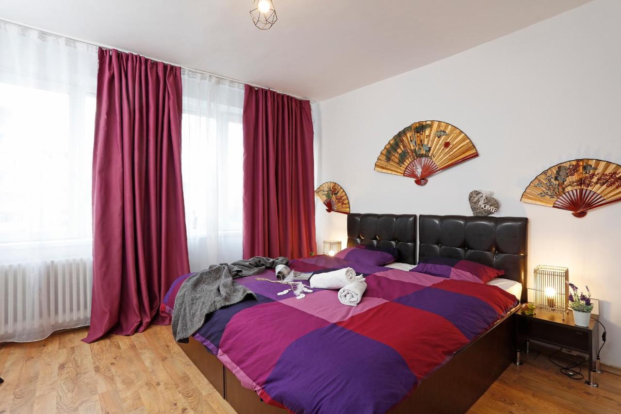 Central Apartment Very Close To Old City Bucharest Luaran gambar