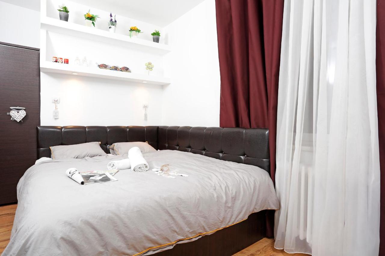 Central Apartment Very Close To Old City Bucharest Luaran gambar