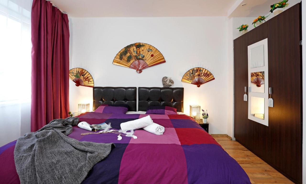 Central Apartment Very Close To Old City Bucharest Luaran gambar