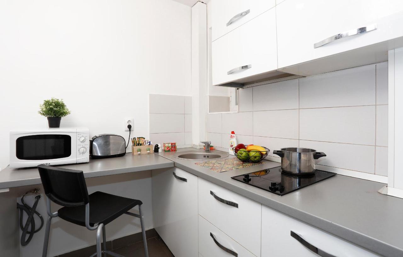 Central Apartment Very Close To Old City Bucharest Luaran gambar
