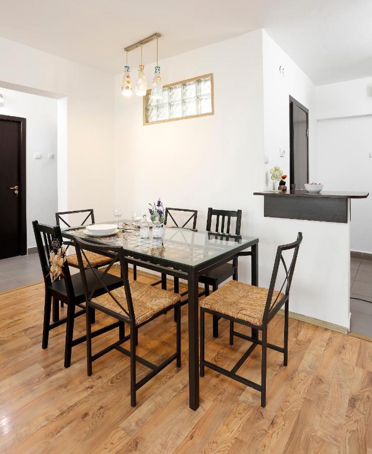 Central Apartment Very Close To Old City Bucharest Luaran gambar